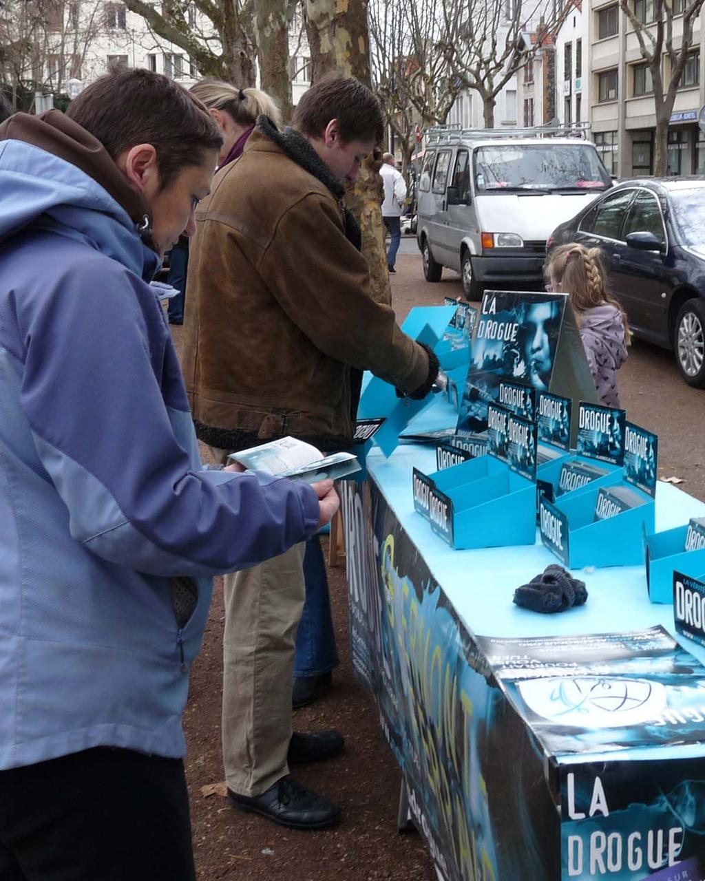 Scientologists from the Church of Scientology of Clermont Ferrand set up a Truth About Drugs