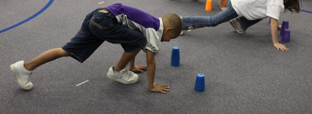 Flexibility Stacking Individual flexibility sport stacking activity Grades K+ Lunge & Stack Assume a forward lunge position. Set out a downstacked 6-Stack inside the forward foot.