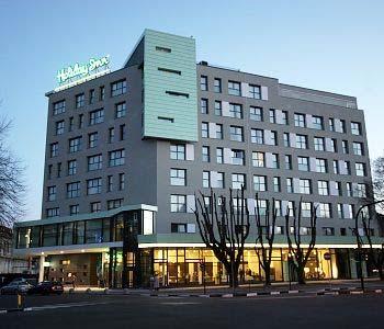 RECOMMENDED ACCOMODATION* Hotel Holiday Inn Turin Corso Francia ( **** ) Piazza Massaua 21-10142 Torino Phone: +39 011 740187 Fax: +39 011 7727429 Email: reservations@hiturin.it http://www.