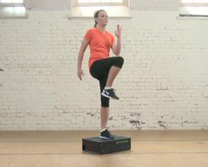 platform. S LTERNTING LUNGE SETS: REPS: each leg RESTS: 0-0 s Supserset: 1. Start in a standing position with hands at chest hight.