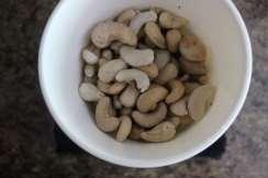 800 Calories OR 1 cup cashews (~