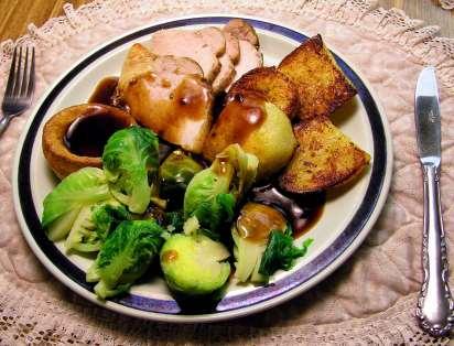 Traditinal Danish dishes Examples Ptates with brwn sauce/gravy with meatballs, rasted prk, rasted duck r gse and red