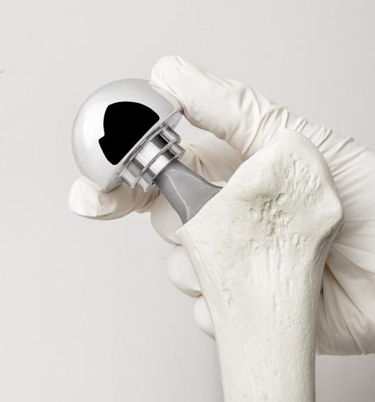 Ensure that the tapers of the Unipolar Head and the Unipolar Head Adapter are clean and dry.