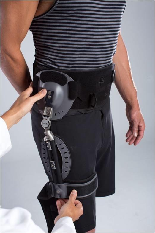 PROTECTION PHASE (0 4 WEEKS) Brace: 0-90 to protect labrum and anterior capsule CPM: 4 hrs/day Wt.
