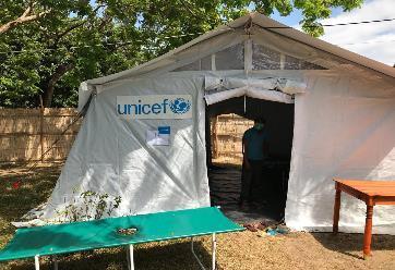 hospitals in 294 logisticians, hygienists, and cleaners Antananarivo, Tamatave, are paid by UNICEF and installed in and Fenerive Est.