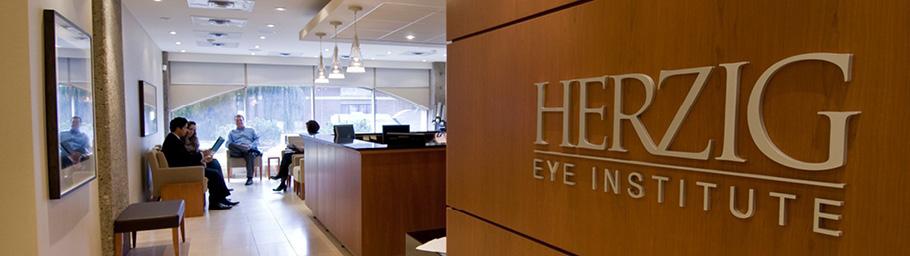 416.929.2020 (Local) 888.782.8000 (Toll Free) HERZIG-EYE.COM Schedule your consultation today and start the process towards better vision!