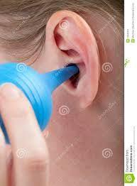 It is a small bulb shaped rubber object that will fill with water and allows the user to squirt the water gently into the ear to remove earwax. You can buy it from most pharmacies or online at eg www.