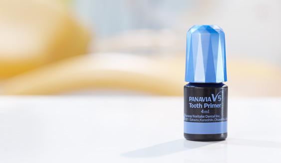 Simply apply the pre-mixed PANAVIA V5 paste to your prosthetic (3). That s it. Thanks to the automix syringe your procedure will be fast, simple and precise.