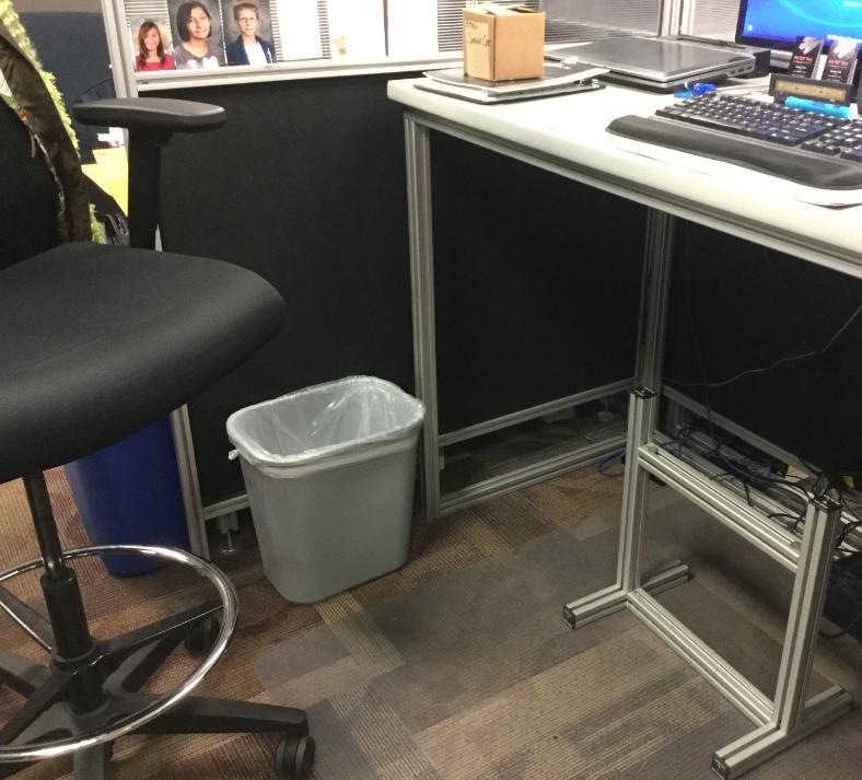 Sitting Workstation Posture Standing Workstation Posture 1. Stand on a supportive surface or footrest. 2. Keep knees bent (do not lock knees). 3.