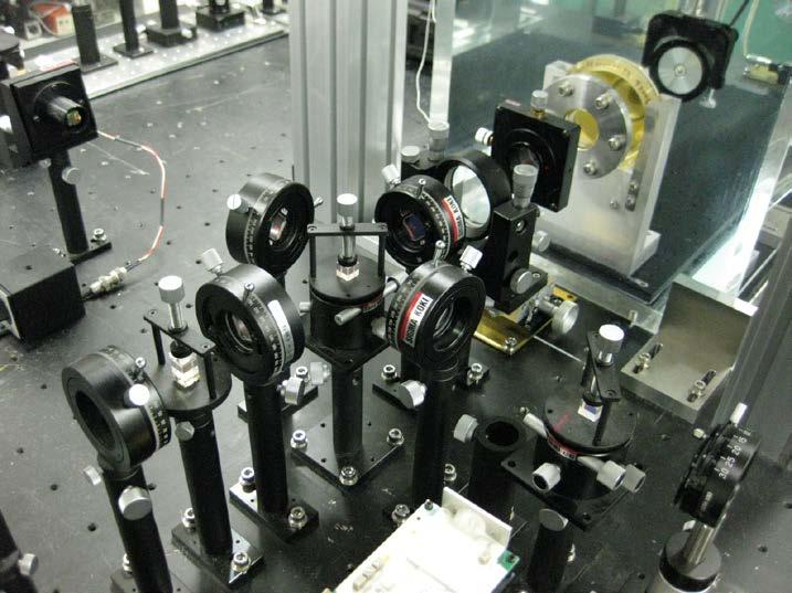 Hydrophone calibration system using laser interferometry for