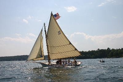 6. Friendship sloop purjedega homaaripüügipaat (1880) Maine (USA) rannikul. Nimetus Friendshipi linna järgi Pildil 1979. a variant 7.