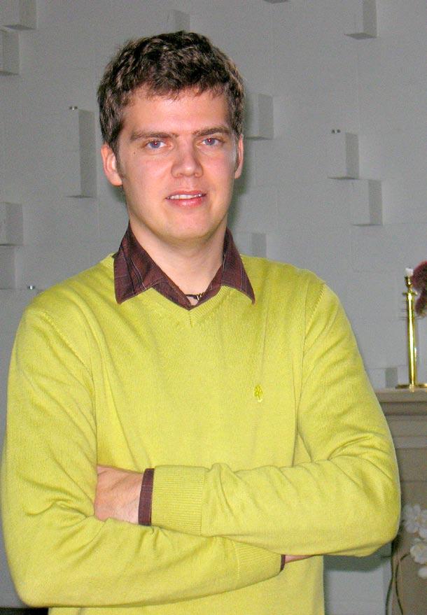 2 31. oktoober 2008 Põlvest põlve kandunud ametis Mikk Leedjärv on noor kirikuõpetaja, kes alustas Viimsi Püha Jaakobi kirikus oma esimest ametiaastat.