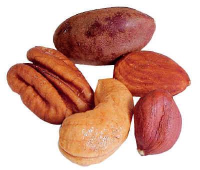 25 g daily (shelled) The fat contained in almonds, hazelnuts, cashews, pistachio nuts and walnuts is for the most part unsaturated. 10.