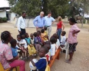 EMERGENCY HAITI Global Health Project allowing the 7000 displaced persons of the shantytown Cité de l Eternel to live in a better conditions: Nutrition Partners : Institut Mérieux Fondation