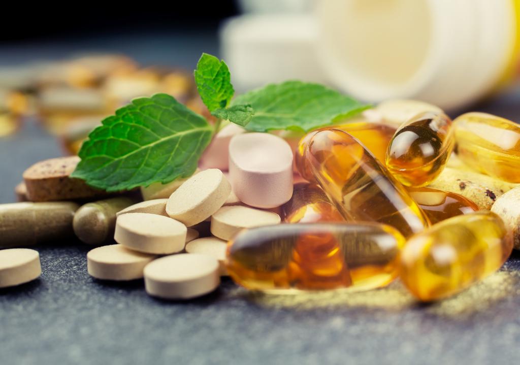 VITAMINS & SUPPLEMENTS 2018 TREND INSIGHT REPORT With a rapidly increasing interest in personal health and wellness, more and more American consumers are incorporating vitamins and supplements as
