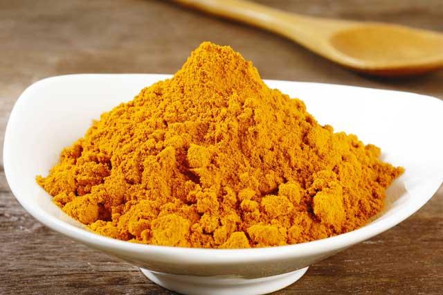 17. Detoxes the Liver The liver plays a big part in helping detox the body, so it only makes sense to help it out by detoxing the liver, and turmeric can help.