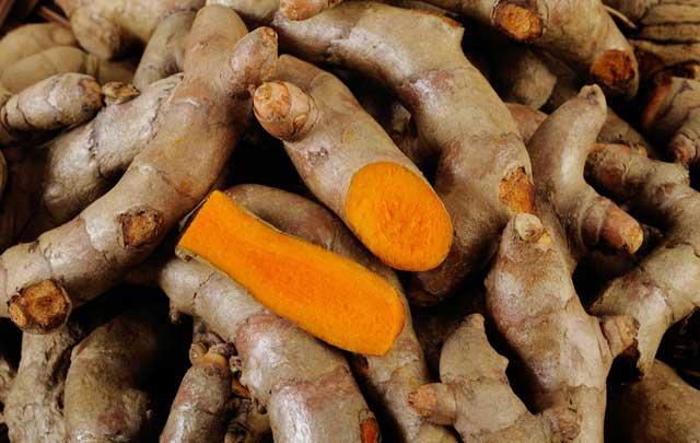 13. Protects Against Free Radical Damage Curcumin found in turmeric is a powerful antioxidant, which will help protect the body against free radical damage, which helps it stay healthy and vital and