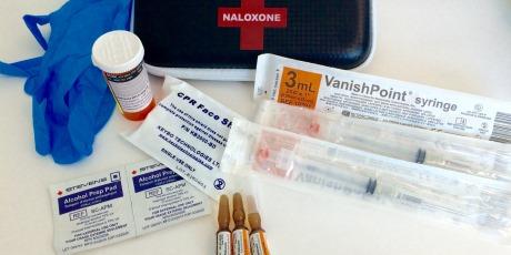 Naloxone On March 22, 2016, naloxone was changed to Schedule II in BC available without a prescription at pharmacies On September 16, 2016, emergency-use naloxone was removed from Drugs Schedules