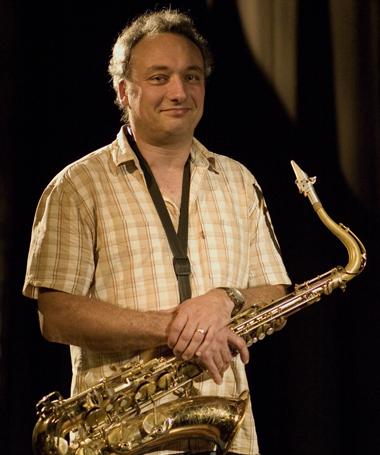 Jürgen Hagenlocher Tenor saxophone Jürgen Hagenlocher was born on 10/15/1967 in Friedrichshafen (Germany). He started playing saxophone in 1985 at the age of 17.