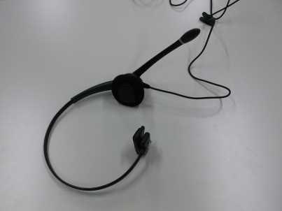 frequency range of both headsets is almost the same frequency range between 100-3400 Hz. The Figure 4 - Example of bone conduction headset at call centers 3.