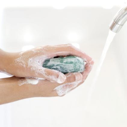 How to Wash Hands Properly Remove rings/watches/bracelets. Use running water. Use soap. Lather hands, wrists, fingers.
