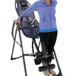 Prepare to Invert EP-960 Owner s Manual - 3 BEFORE USING THE INVERSION TABLE Make sure the inversion table rotates smoothly to the fully inverted position and back, and that all fasteners are secure.