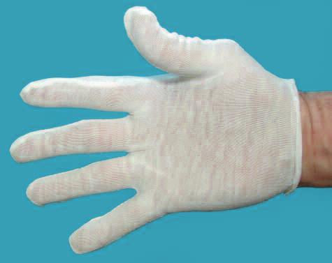 The openweave design on the back of the hand and fingers keeps your hands cool and allows freedom of movement.