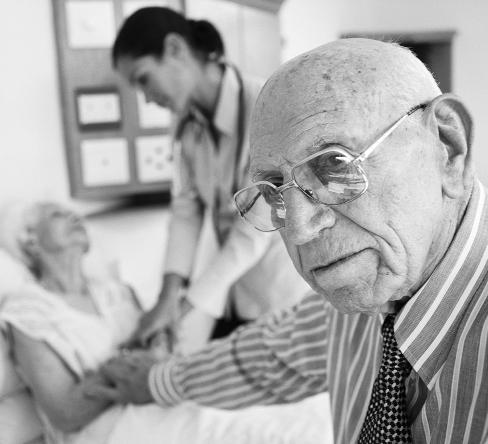 Late Stage Alzheimer s Care Decreasing the Risk of Infections and Pneumonia Immobility in the late stage of Alzheimer s disease can make a person more vulnerable to infections.