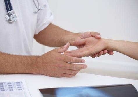 WHAT IS CARPAL TUNNEL SYNDROME? The wrist contains eight small carpal bones inside it, as well as a ligament that lies across the front of the wrist.