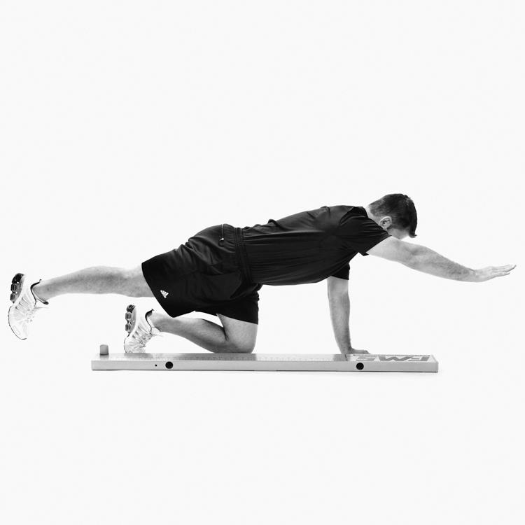 9 SCORING CRITERIA ROTARY STABILITY Performs a correct unilateral repetition