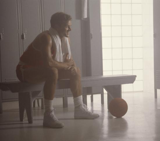 How it Spreads Athletes can be at greater risk of exposure to the bacteria, because of cramped locker rooms and long bus trips