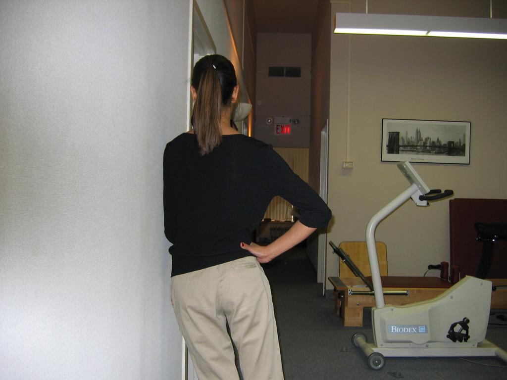 Right side gliding in standing in slight flexion