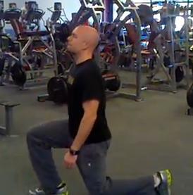 Swing Lunge Do a reverse lunge for your left leg by stepping back with your right leg.