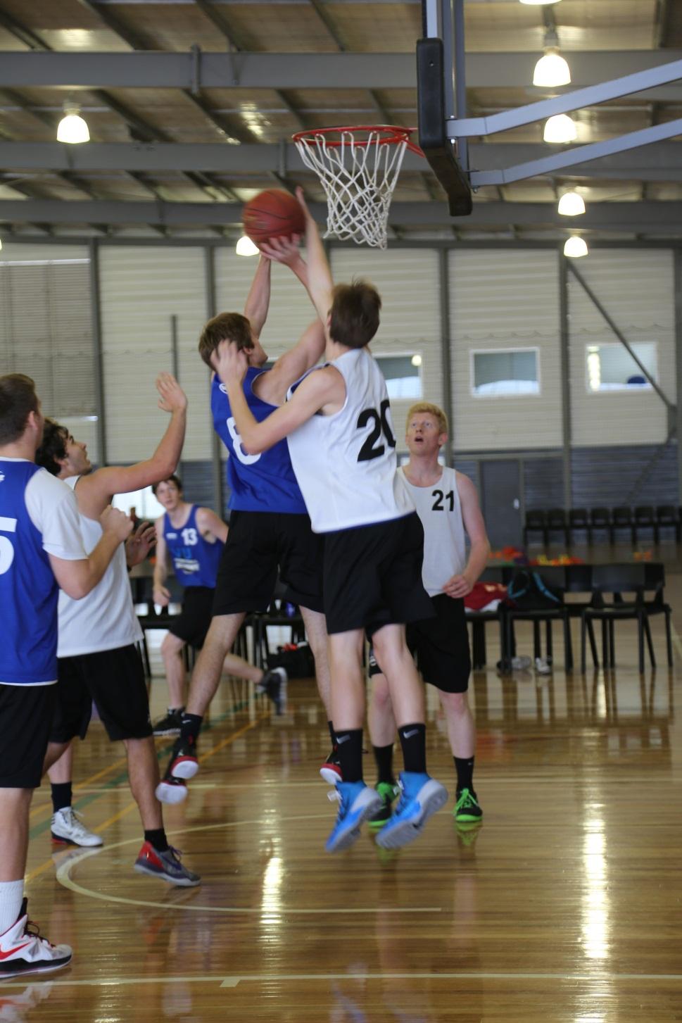 DIPLOMA OF SPORT DEVELOPMENT - BASKETBALL OPTION Provide a range of alternative pathways for sport orientated student / athletes at Diploma and above level Specific sports themed off court knowledge