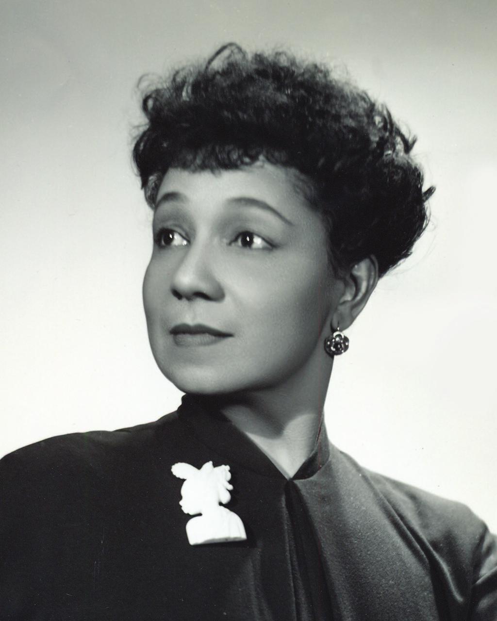 unday Monday Tuesday Wednesday Thursday Friday Saturda 1 1 1 Etta Moten Barnett 101-0 An actress and singer closely identified with the role of Bess in the opera Porgy and Bess, Etta Moten Barnett