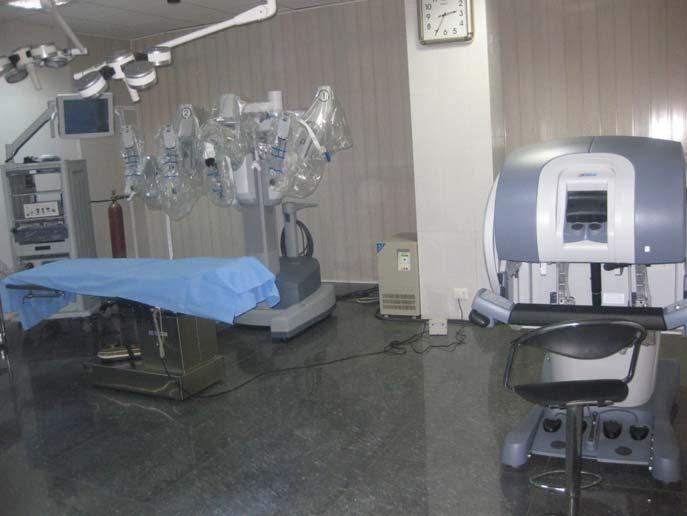 CHAPTER 1 OR Configuration, Port Placement and Docking 5 Vision cart The Vision Cart should be close enough to the Patient Cart to allow unrestricted camera cable movement during surgery.