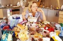 More criteria for bulimia Another important criterion is that the individual attempts to compensate for the binge eating and potential weight