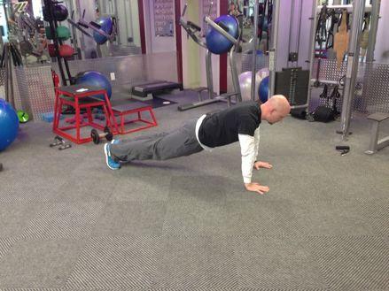 Finishers 1-4 Spiderman Climb Brace your abs. Start in the top of the pushup position.