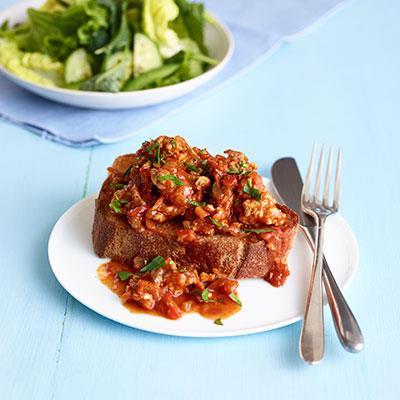 sauce, no salt added 1/4 cup(s) sweet relish 1 tablespoon(s) red wine vinegar 2 teaspoon(s) Worcestershire sauce 4 slice(s) (thick) country bread, toasted Chopped flat-leaf parsley, for serving Mixed