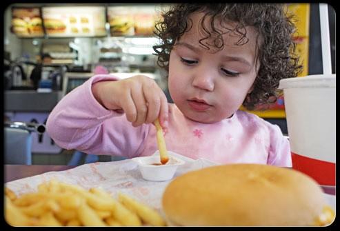 Cholesterol and Children There's evidence that cholesterol can begin clogging the arteries during childhood, leading to atherosclerosis and heart disease later in life.