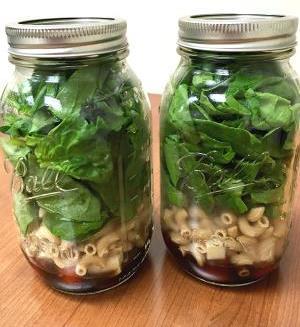 Higher-Fiber Recipes Mason Jar Caprese Salad serves 5 Change up the ingredients to whatever suits your tastes. Screw on the lid tightly so dressing does not escape. See how to make them in the video.