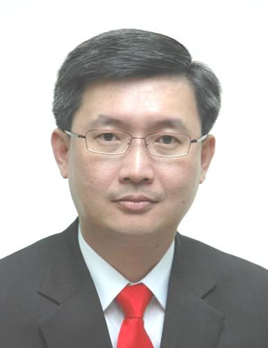 About Clement Ng ( 黄黄黄 ) Clement Ng Shin Kiat ( 黄黄黄 ) is the ex-vice Principal for the Singapore College of Traditional Chinese Medicine (TCM). He is a registered TCM Doctor in Singapore.