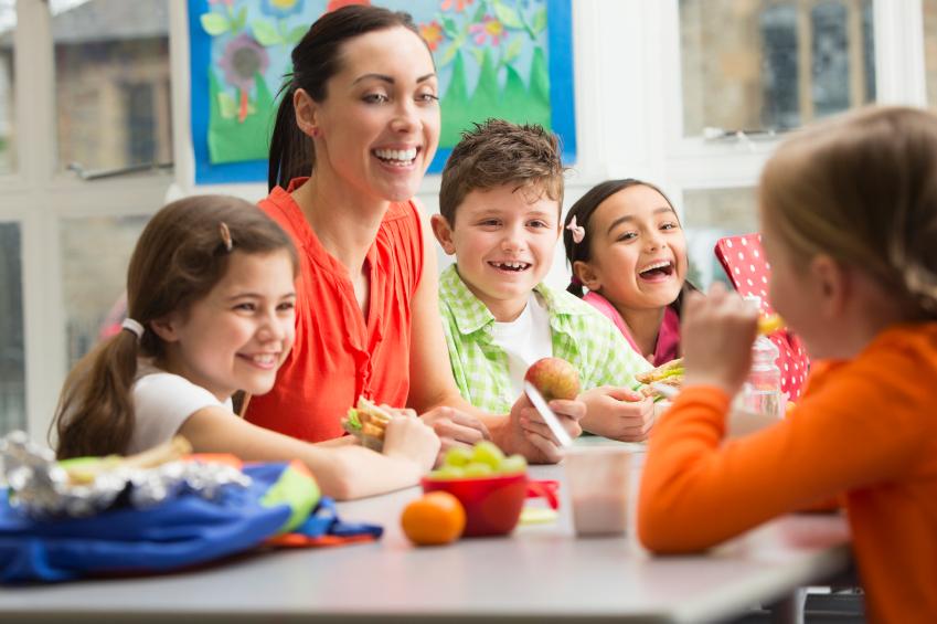 10 Things You Don't Know About School Food Presented by Kathy Burrill, Chisago Lakes Area Schools, and Adam Brumberg, Cornell Center for Behavioral Economics in Child Nutrition Programs Welcome!
