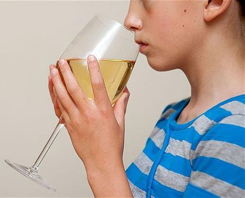The APSALS cohort Six-year longitudinal project, assessing parental and other sources of supply Controlling for the known predictors of teenage drinking 1927 adolescent/parent dyads recruited in NSW,