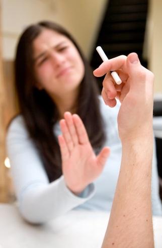 STUDENT SUSCEPTIBILITY TO SMOKING Most established smokers began experimenting with cigarettes between the ages of 1 and 18.