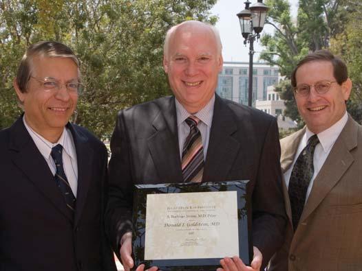 Highlights 11 Excellence in Teaching Among the many honors acknowledged at the Clinical and Research Seminar was the Irvine Prize, given in honor of S.