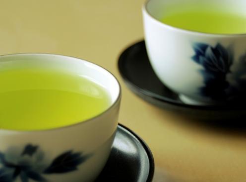 Green Tea Contains high levels of flavonoids Shuts off the formation of cancer cells Turns up the body s defense system and suppresses cancer advancement.