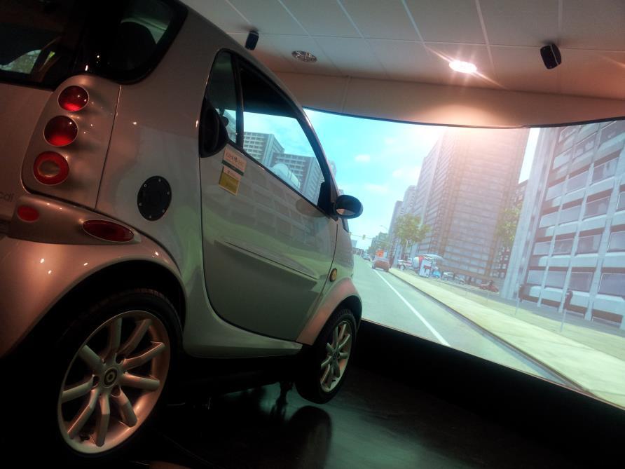 Driving simulator Driving simulation software developed at Université de Sherbrooke and implanted in our MamaSim Smart Fortwo 2005 150 degrees, semicircular