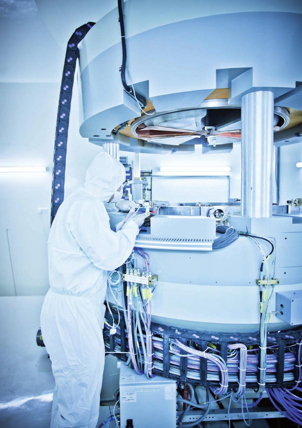 16 RADIOPHARMACY A WORLDWIDE UNIQUE KNOW-HOW IBA has developed in-depth experience in setting up medical radiopharmaceutical production centers.