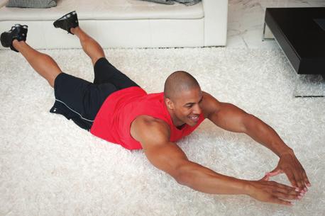 Lower your other knee to the floor, keeping your back straight.
